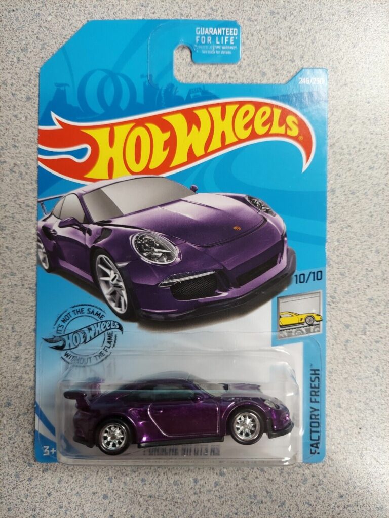 hot wheels porsche 911 gt3 rs in purple sth